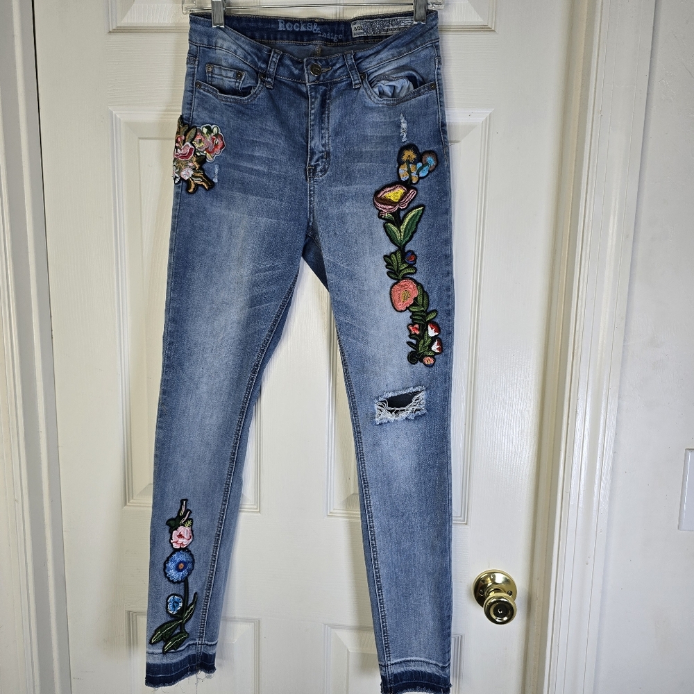 Rocks & Indigo Women's Blue Embroidered Jeans Raw‎ Hem 8/28
